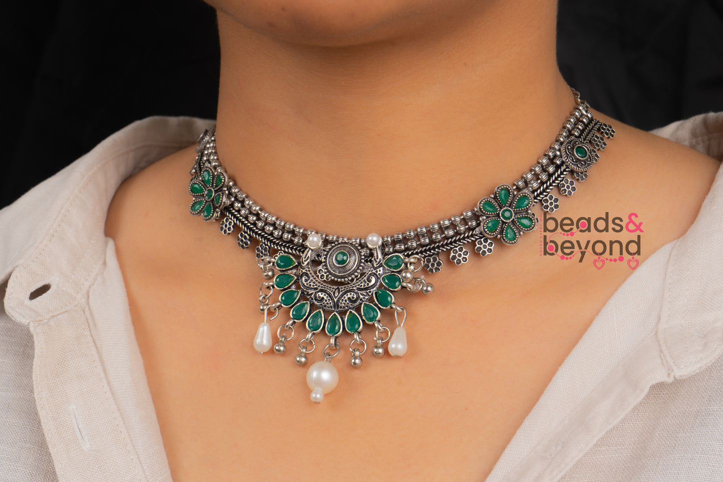 Emerald Pearl Choker Necklace