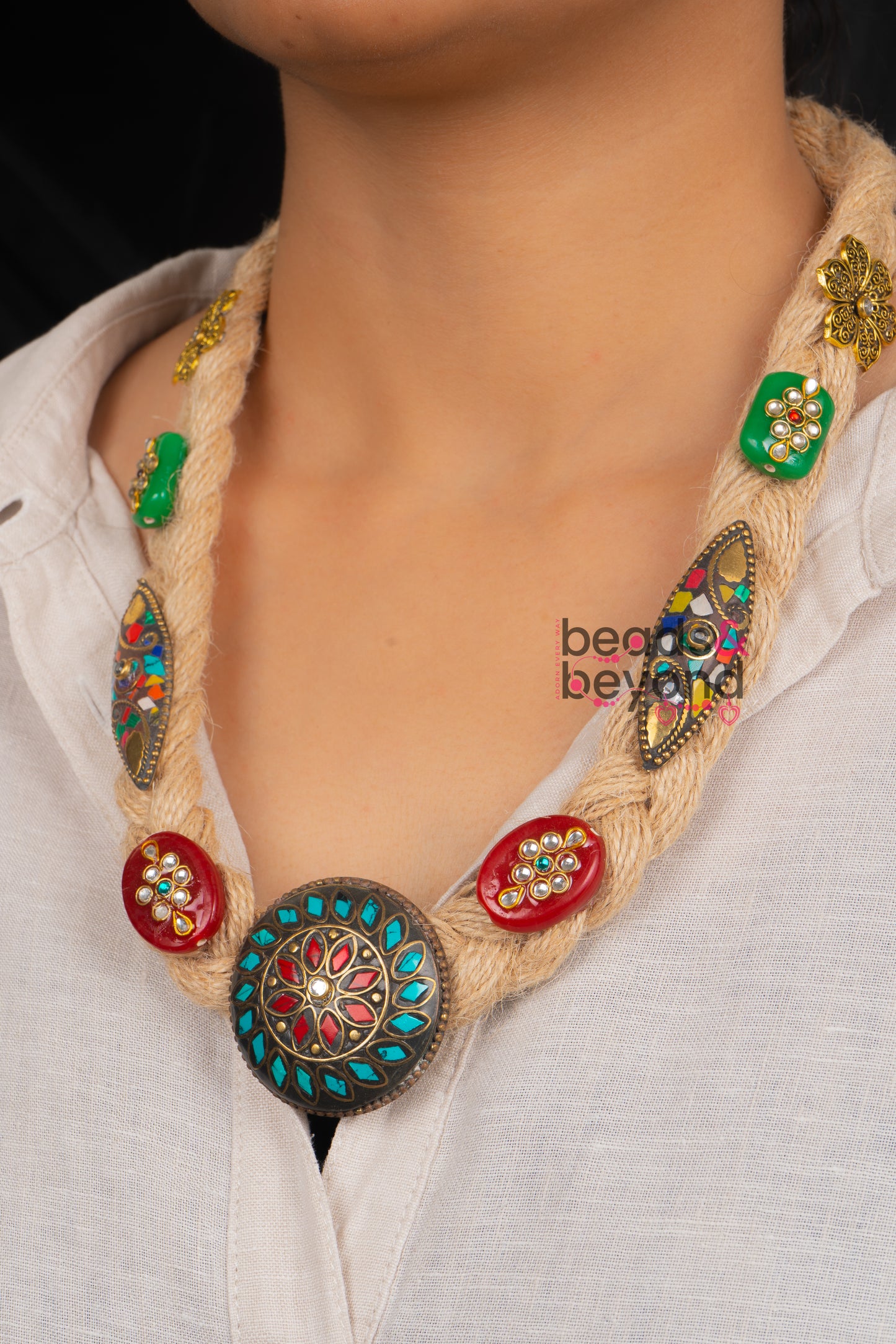 Ronak Thread Necklace