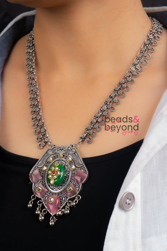 Noori Pendant Necklace