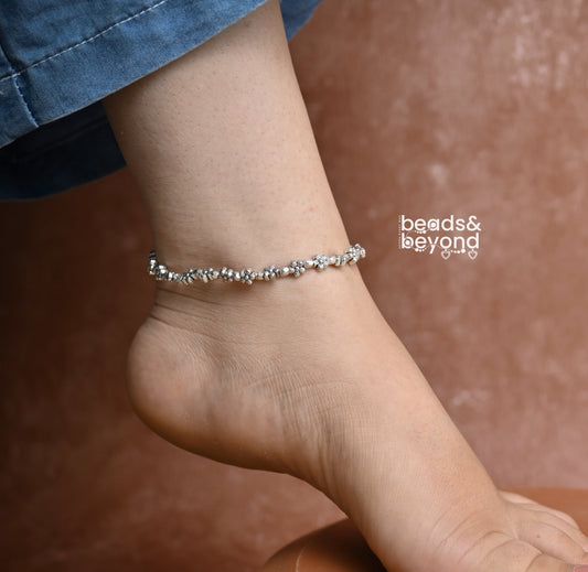 Blossom Breeze Thread Anklet