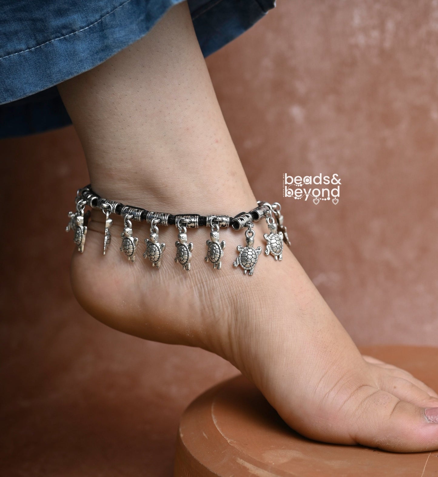 Tortoise Thread Anklet