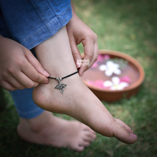 Petals Nazarbattu Anklet