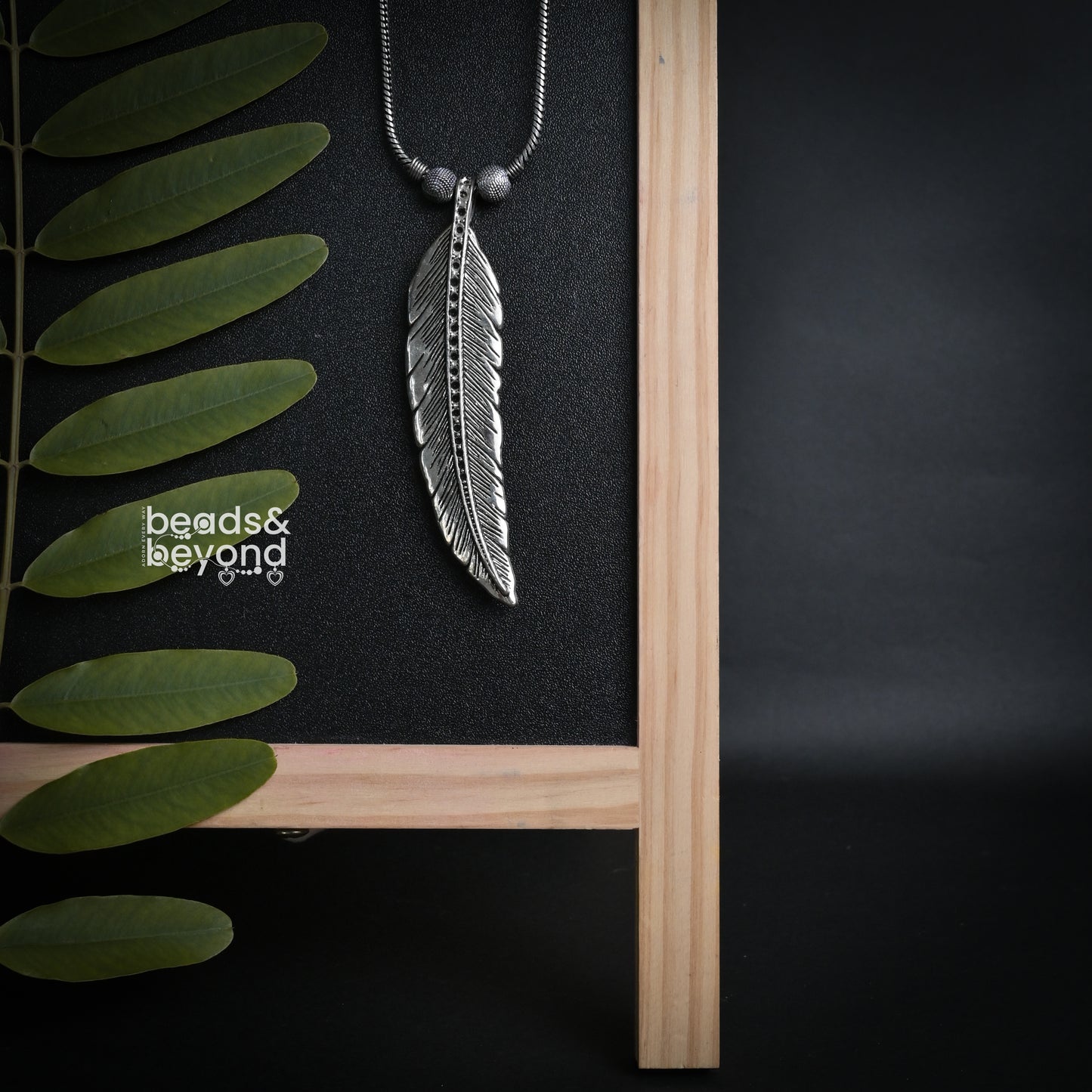 Leaf Pendant Necklace